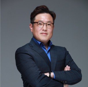 Ông Shin – Woo Kim